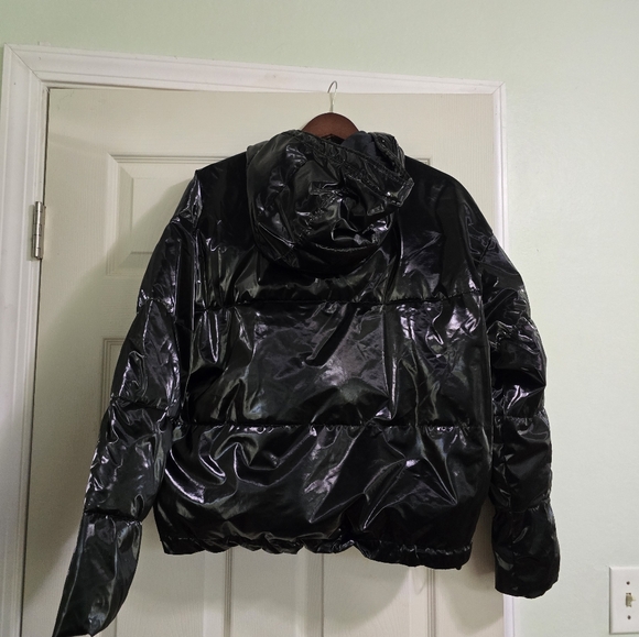 Hollister black puffer jacket - Picture 2 of 4